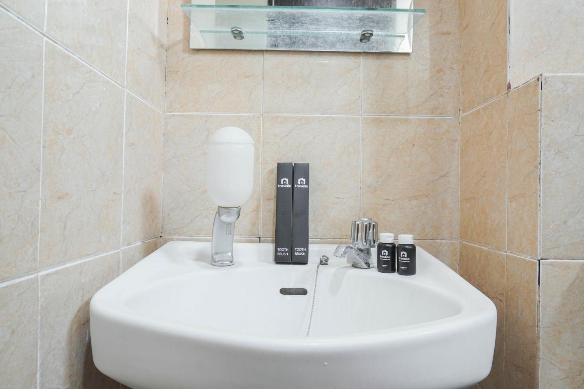 Comfortable At Kebagusan By Travelio Apartment Jakarta